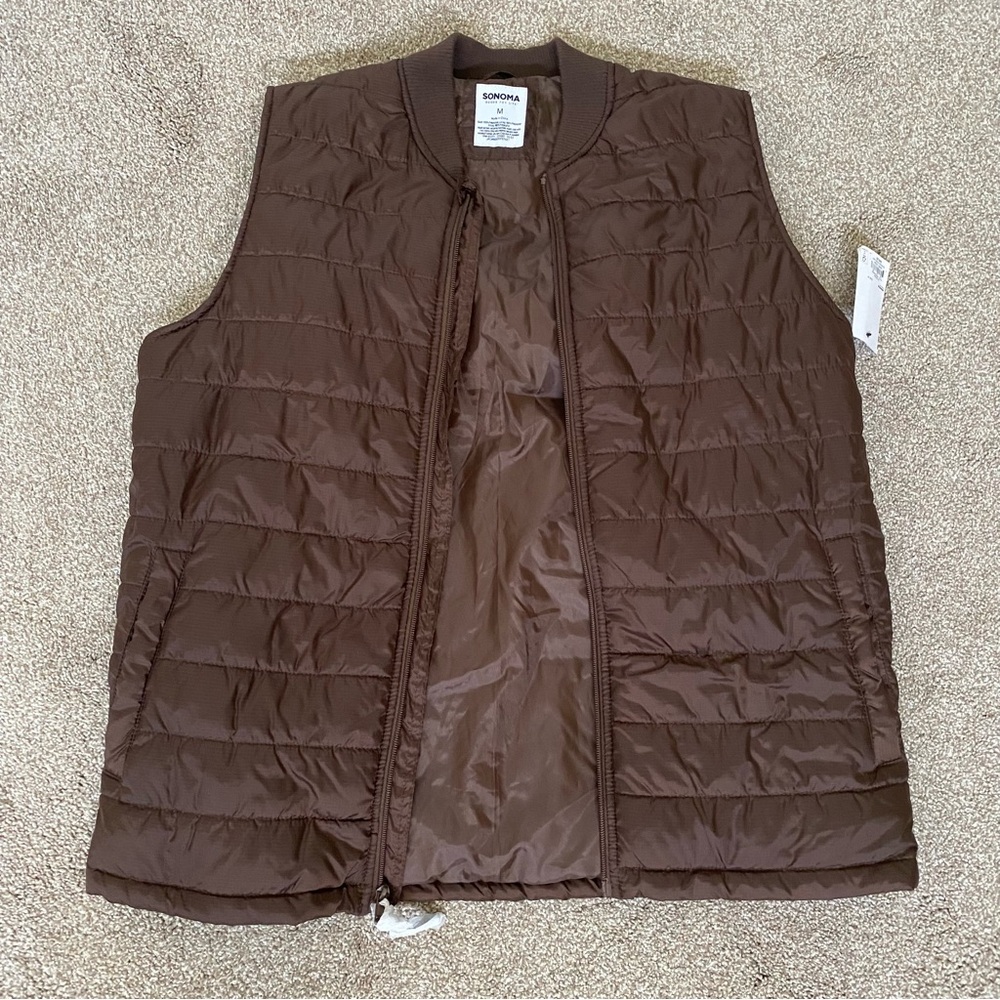 NWT Puffer Vest. Size M